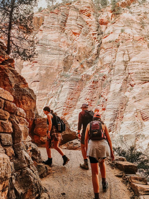 Hiking Angel's Landing trail head